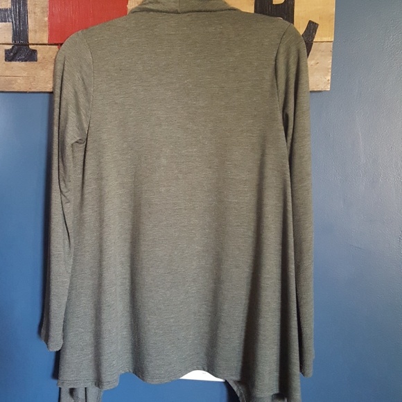 Green cardigan - Picture 2 of 3